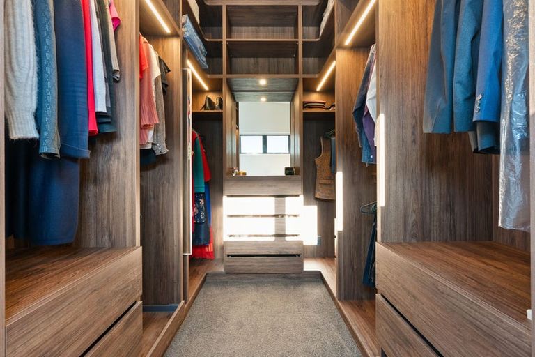 Photo of property in 49 Ashton Fitchett Drive, Brooklyn, Wellington, 6021