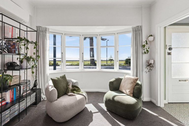 Photo of property in 541a Marine Parade, Napier South, Napier, 4110