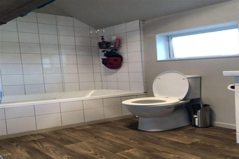 Photo of property in 3/16 Black Rock Road, Newlands, Wellington, 6037