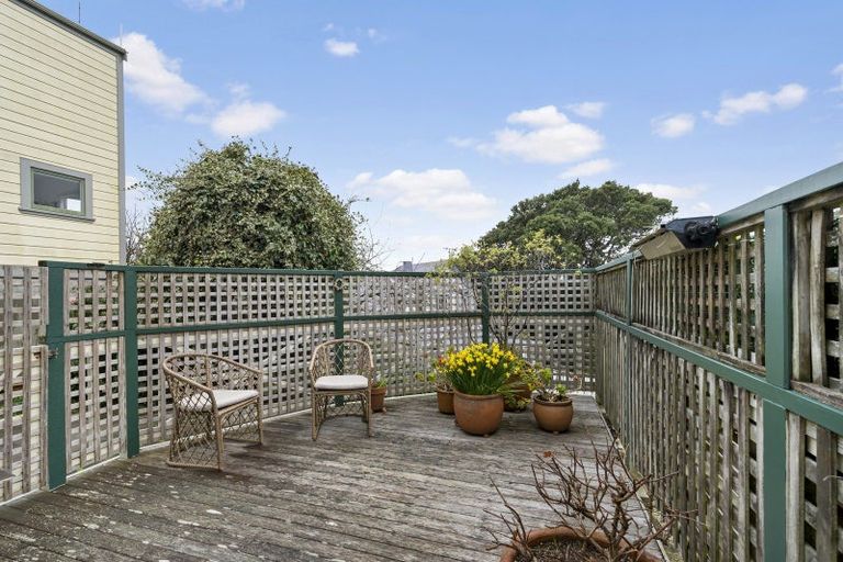 Photo of property in 1/23 Glenbervie Terrace, Thorndon, Wellington, 6011
