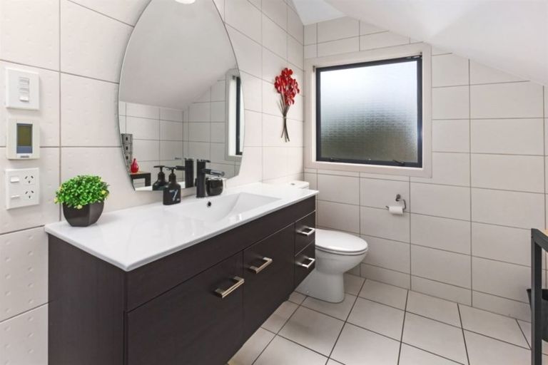 Photo of property in 13 Endeavour Drive, Whitby, Porirua, 5024