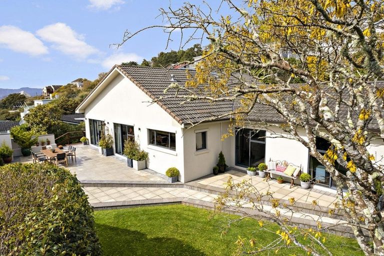 Photo of property in 65 Nicholson Road, Khandallah, Wellington, 6035