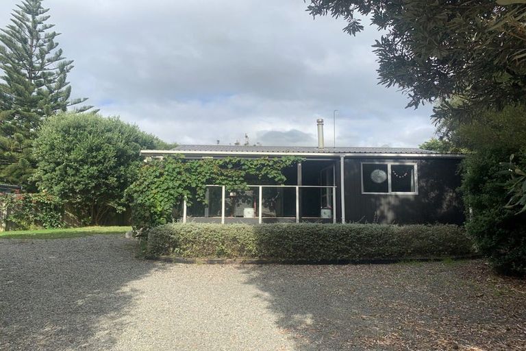 Photo of property in 38 William Street, Waikanae Beach, Waikanae, 5036