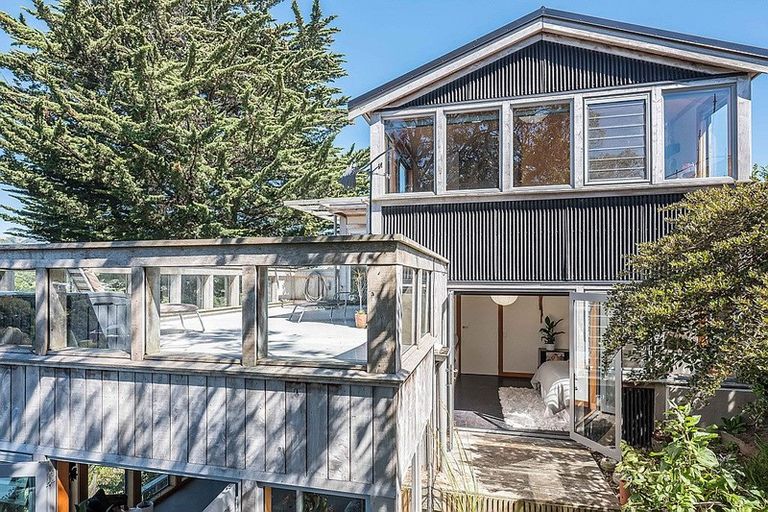 Photo of property in 15 Renown Road, Raumati South, Paraparaumu, 5032