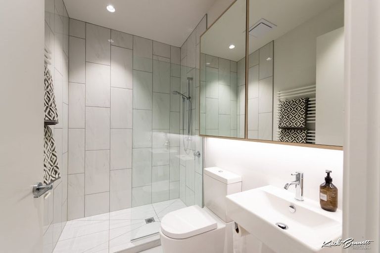 Photo of property in 5 Jean Caldwell Way, Island Bay, Wellington, 6023