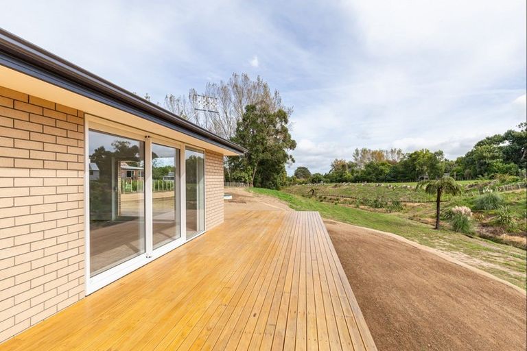 Photo of property in 27 Railway Terrace, Ohau, Levin, 5570