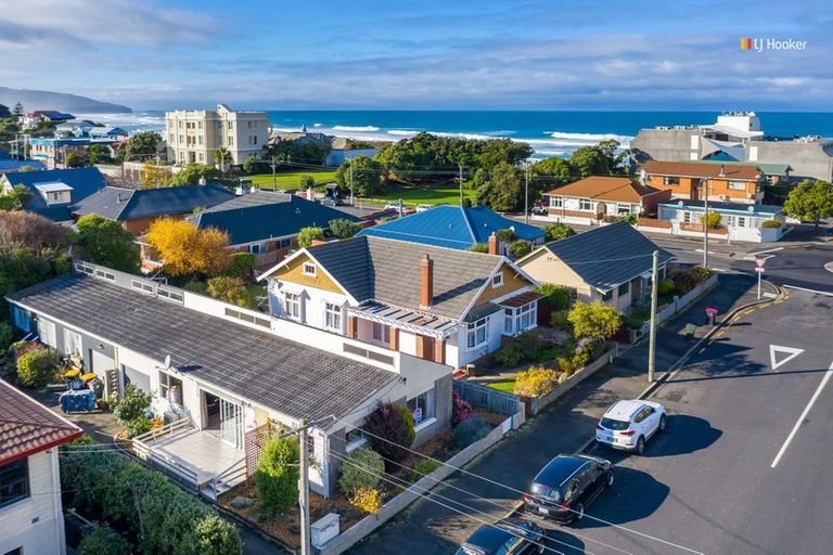 Photo of property in 42a Beach Street, Saint Clair, Dunedin, 9012