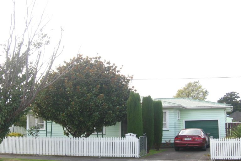 Photo of property in 18 Charles Street, Clouston Park, Upper Hutt, 5018