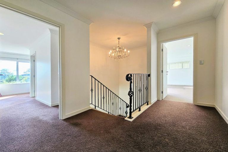 Photo of property in 28 Pin Oak Drive, Schnapper Rock, Auckland, 0632