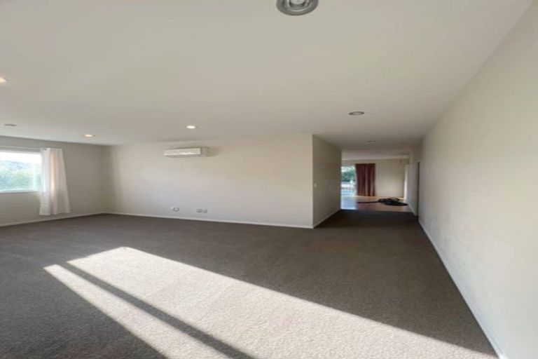 Photo of property in 42 Borneo Drive, Fairview Heights, Auckland, 0632