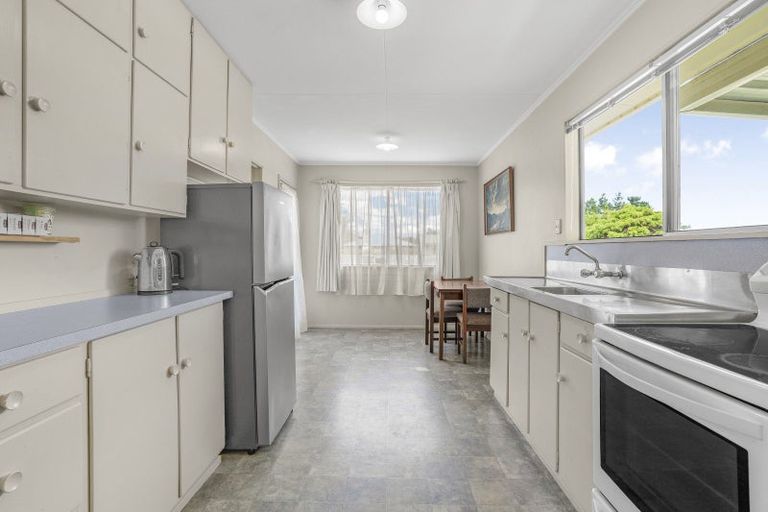 Photo of property in 76 Brandon Street, Featherston, 5710