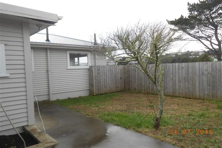 Photo of property in 26 Robert Street, Newlands, Wellington, 6037