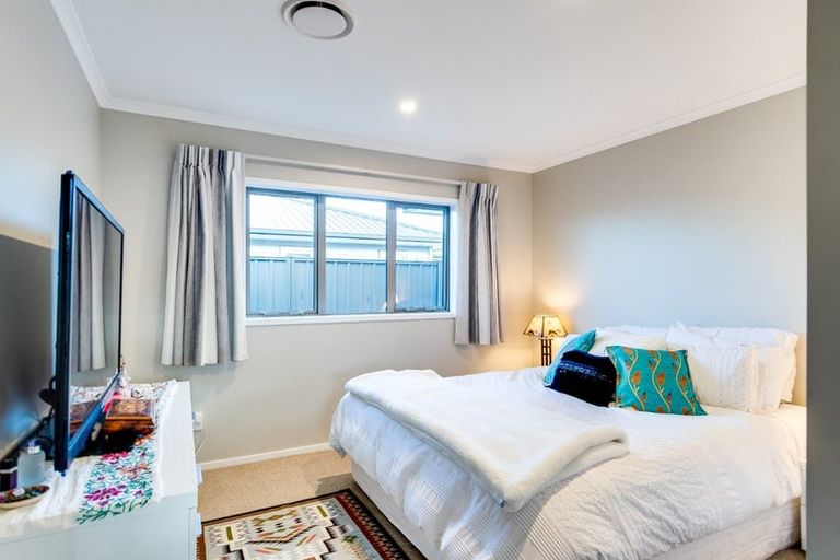 Photo of property in 2 Benmore Place, Poraiti, Napier, 4112