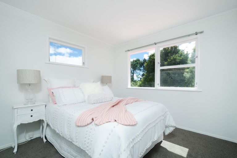 Photo of property in 1/29 Glendene Avenue, Glendene, Auckland, 0602