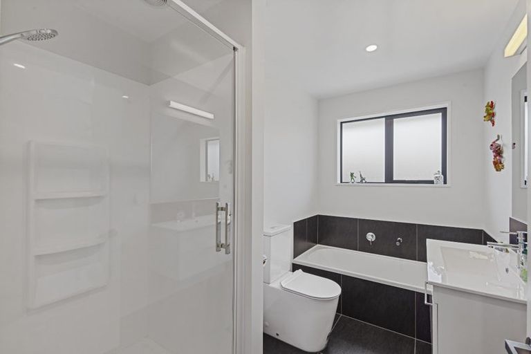 Photo of property in 14 Awarua Road, Pegasus, 7612