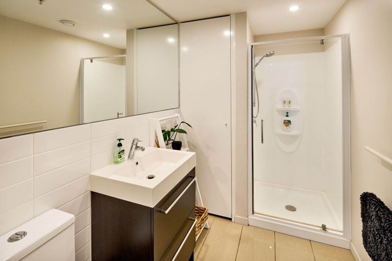 Photo of property in Nouvo Apartments, 4e/21 Rugby Street, Mount Cook, Wellington, 6021