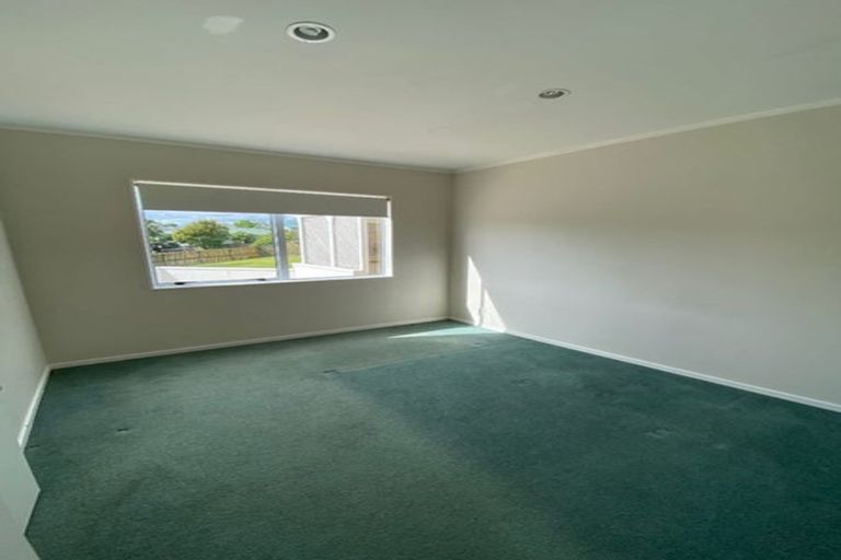 Photo of property in 66 Barbados Drive, Unsworth Heights, Auckland, 0632