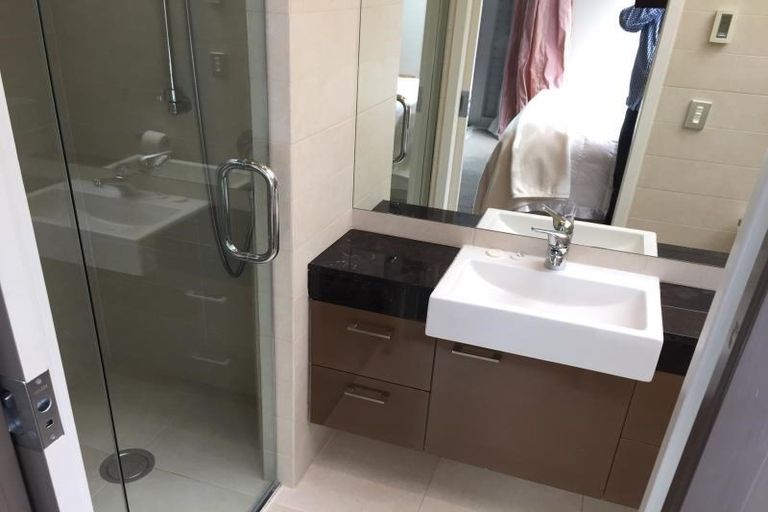 Photo of property in 47 Spinnaker Drive, Te Atatu Peninsula, Auckland, 0610