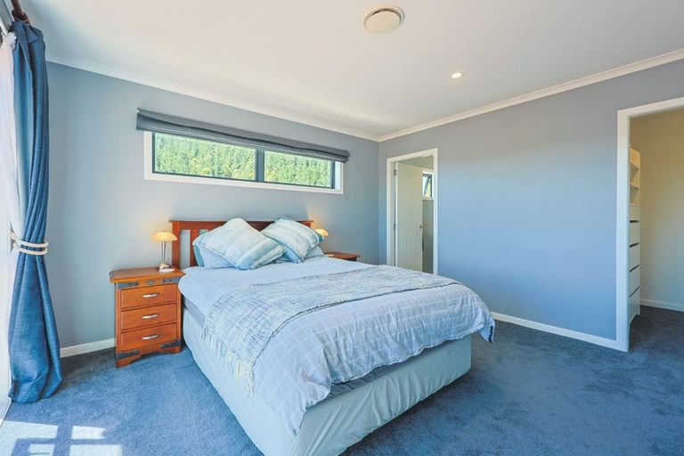 Photo of property in 9 Weatherdeck Close, Whitby, Porirua, 5024
