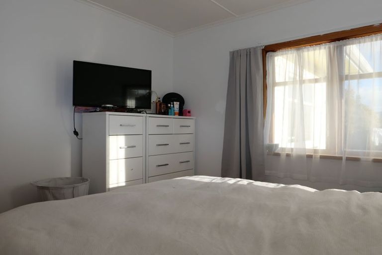 Photo of property in 9 Iti Street, Otaki, 5512