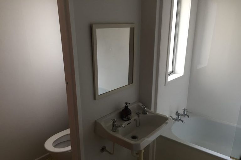 Photo of property in 4/84 Freyberg Street, Lyall Bay, Wellington, 6022