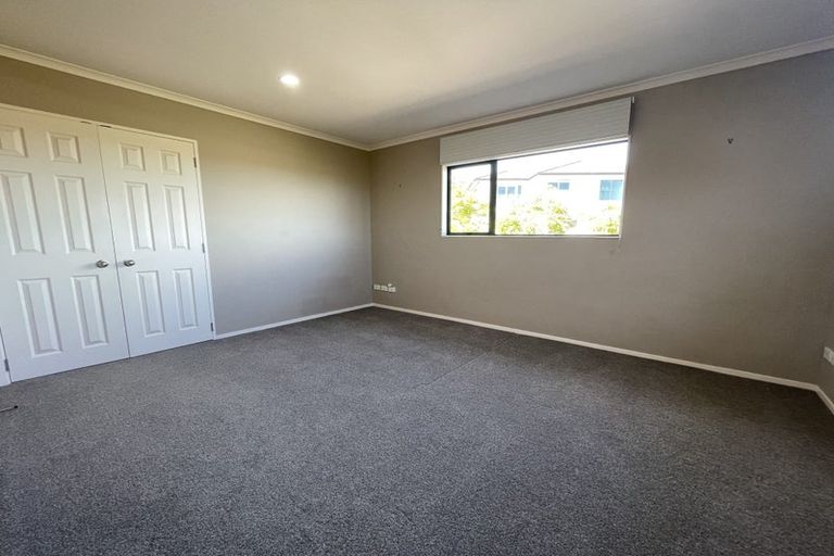 Photo of property in 26 Ballymore Drive, Pinehill, Auckland, 0632