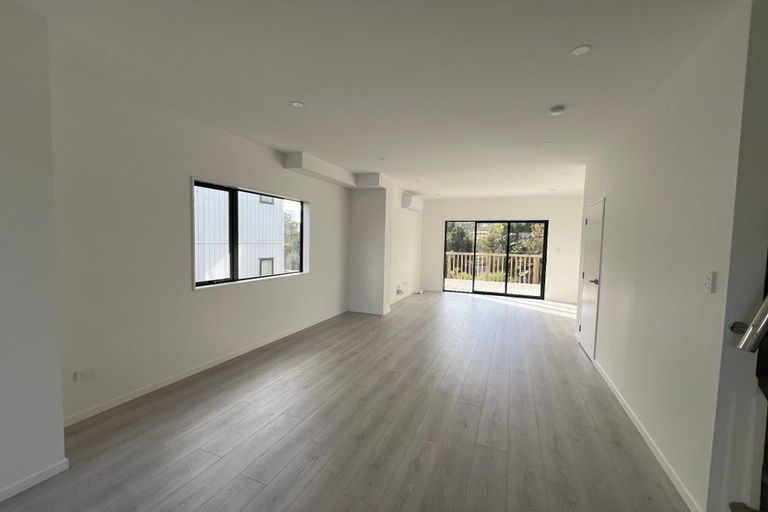 Photo of property in 45a Crestview Rise, Papakura, 2110