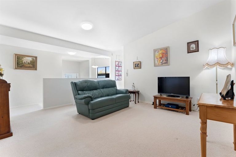 Photo of property in 50 Rosella Grove, Waimauku, 0812