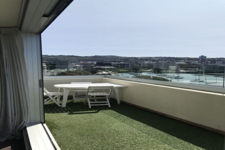 Photo of property in 154 Oriental Parade, Oriental Bay, Wellington, 6011