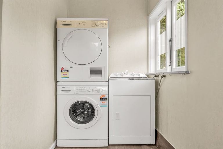 Photo of property in 9 Cooper Avenue, Holdens Bay, Rotorua, 3010