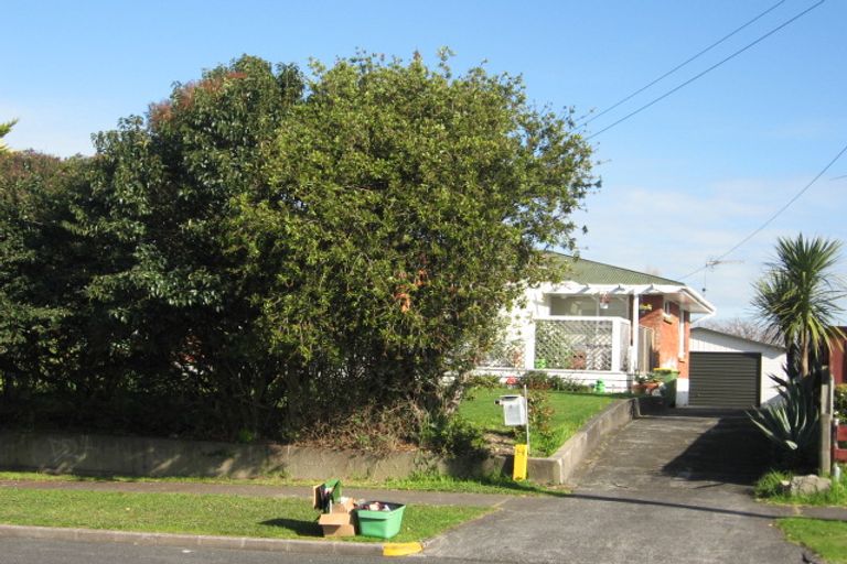 Photo of property in 4 Tawa Crescent, Manurewa, Auckland, 2102