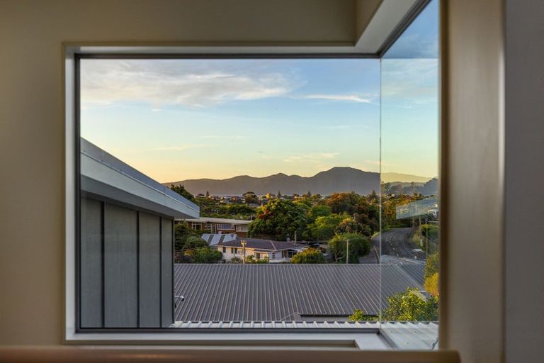 Photo of property in 12 Charlotte Way, Raumati South, Paraparaumu, 5032