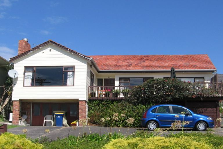 Photo of property in 23 Braemar Road, Rothesay Bay, Auckland, 0630