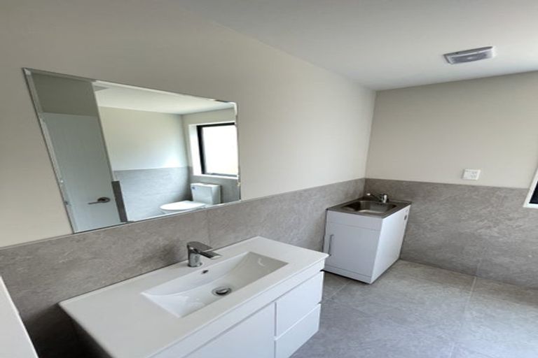 Photo of property in 133c Arran Road, Browns Bay, Auckland, 0630