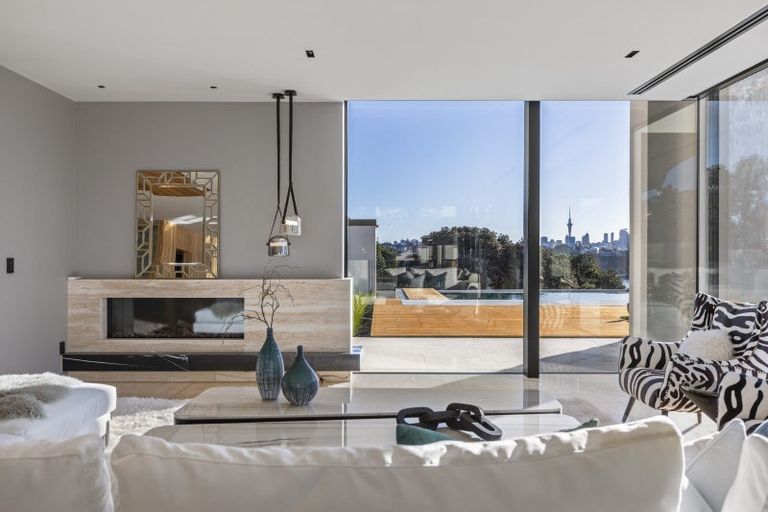 Photo of property in 92 Paritai Drive, Orakei, Auckland, 1071