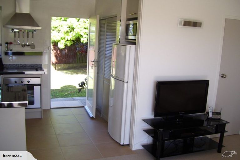 Photo of property in 2/10 Raewyn Place, Pakuranga, Auckland, 2010