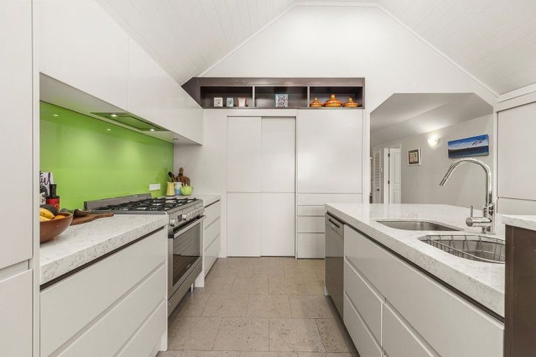 Photo of property in 30 Burnham Street, Seatoun, Wellington, 6022