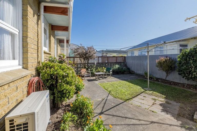 Photo of property in 2 Ely Place, Levin, 5510