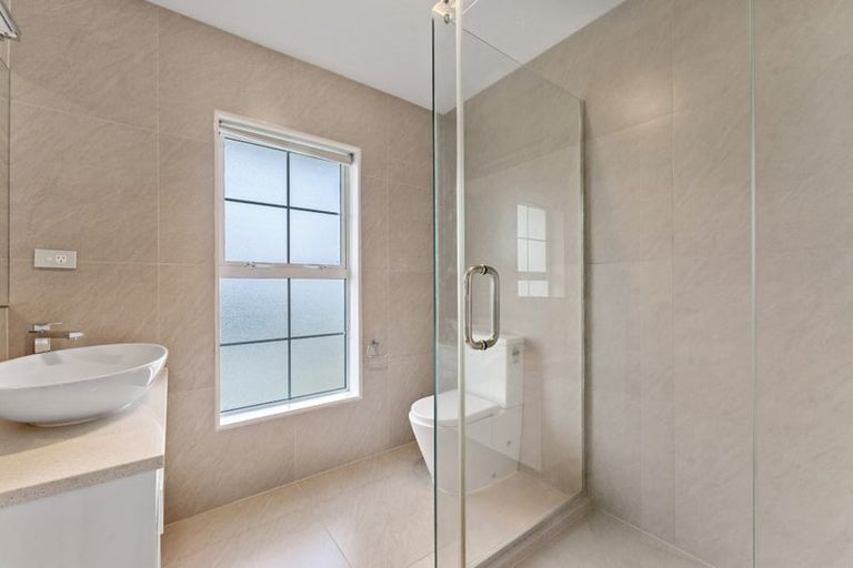 Photo of property in 21 Edgewater Drive, Karaka, Papakura, 2113