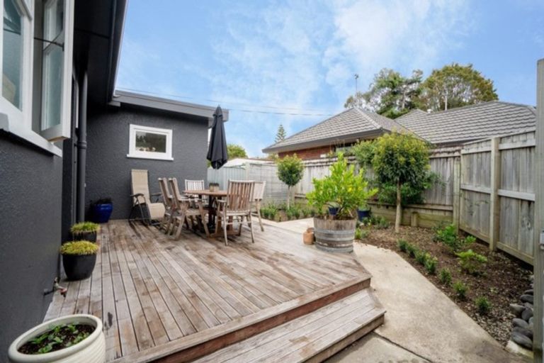 Photo of property in 19 East Street, Terrace End, Palmerston North, 4410