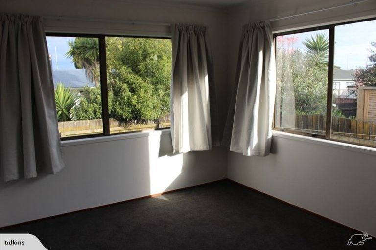 Photo of property in 7b Edgewater Parade, Waiuku, 2123