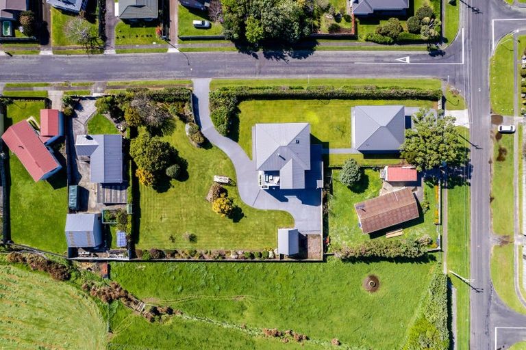 Photo of property in 3 Ponderosa Place, Opunake, 4616