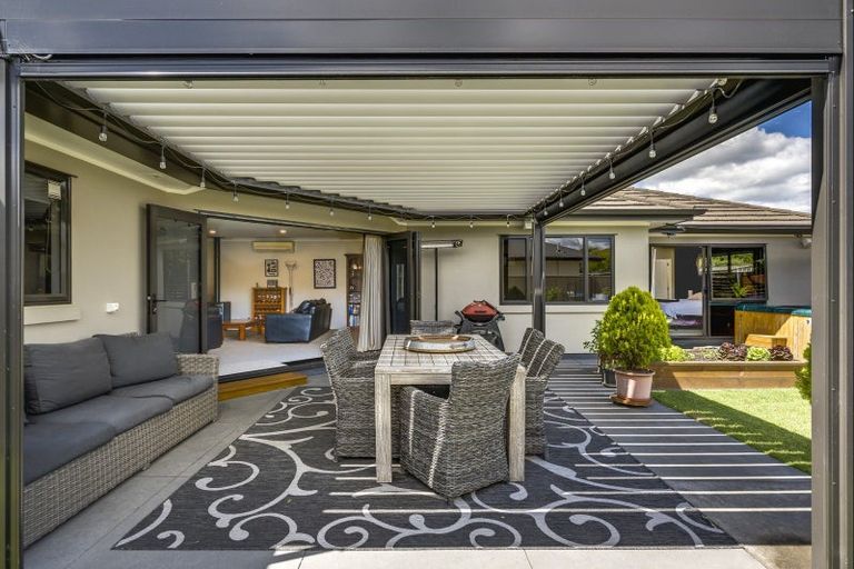 Photo of property in 15 Pania Place, Poraiti, Napier, 4112