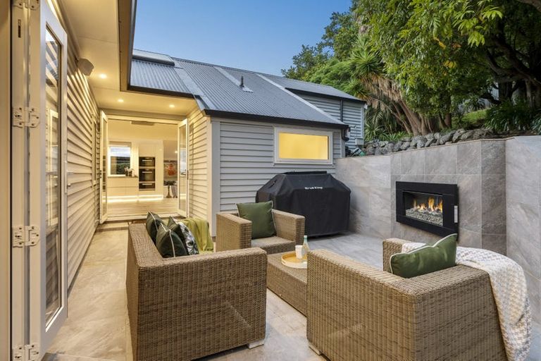 Photo of property in 12a Albert Road, Devonport, Auckland, 0624