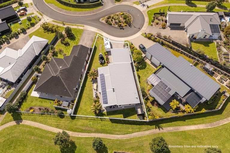 Photo of property in 18 Roseberry Place, Whitianga, 3510
