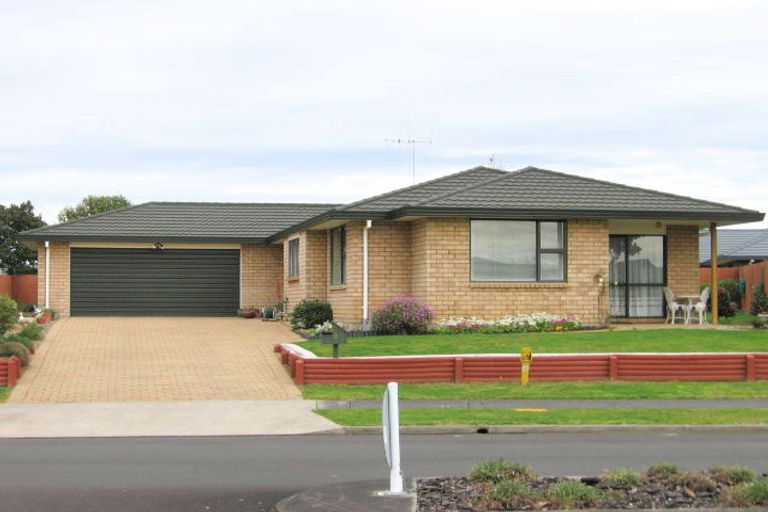 Photo of property in 3 Waiwherowhero Drive, St Andrews, Hamilton, 3200