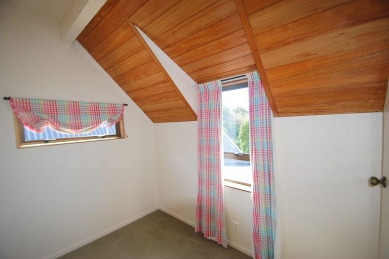 Photo of property in 3 Sarah Way, Crofton Downs, Wellington, 6035