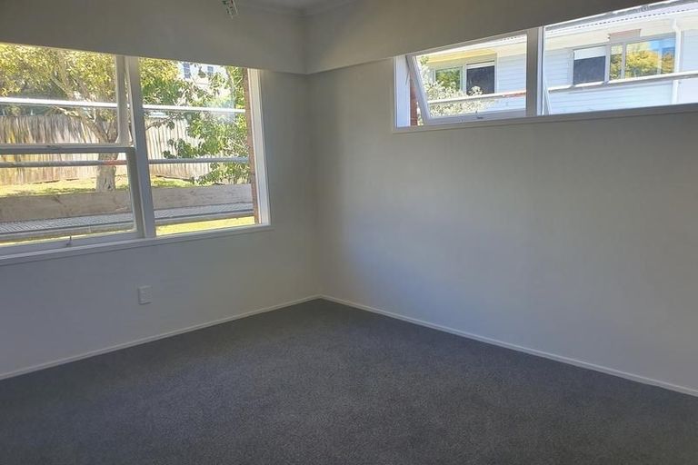 Photo of property in 148 Tiroroa Avenue, Te Atatu South, Auckland, 0610