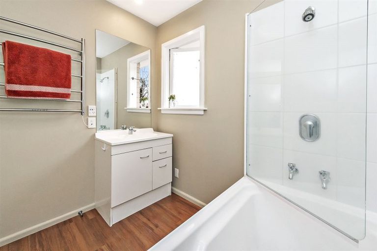 Photo of property in 33 Charlcott Street, Burnside, Christchurch, 8053