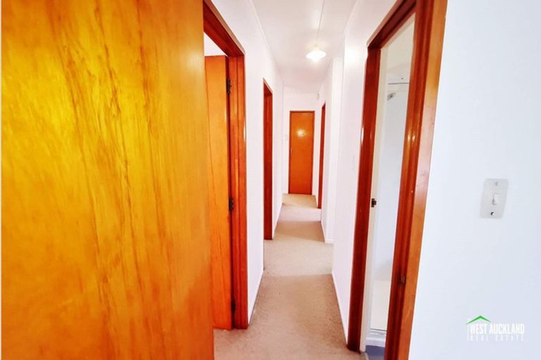 Photo of property in 67 Pine Avenue, Henderson, Auckland, 0612